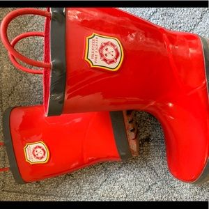 Carter's rainboots 2y